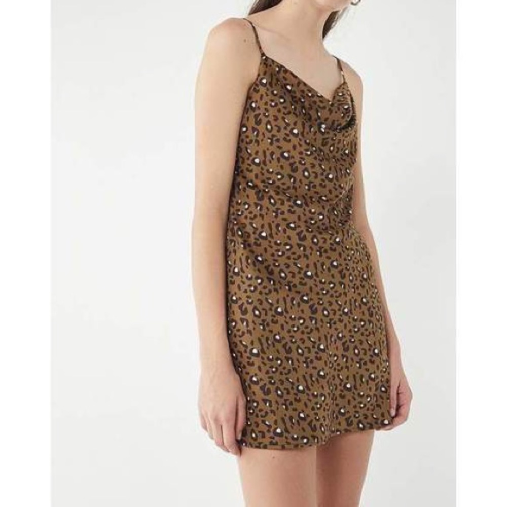 🐆UO MALLORY LEOPARD COWL NECK DRESS🐆